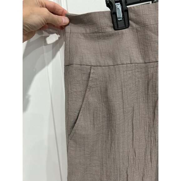 BCBG Maxazria Taupe High Waisted Tapered Pants Button Detail Sz 8 - Picture 5 of 11